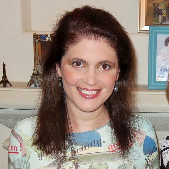 Meet your Posher, Cecilia - Picture 1 of 1